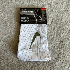 Nike Vapor Jet Sleeves